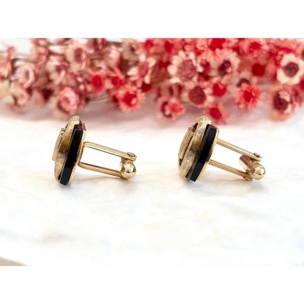 Swank Signed Black & Gold Toned W Emblem 80's Retro Square Vintage Cufflinks
